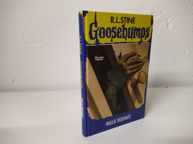 Stine R L Goosebumps Hullu Tiedemies Pohjanmaan Antikvariaatti Verkkokauppa